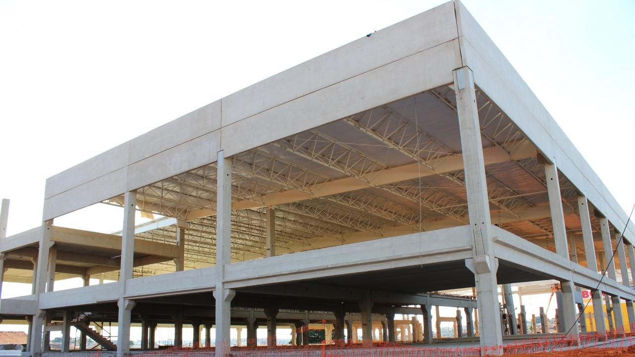 estrutura-pre-fabricada-permite-maior-eficiencia-em-obra-da-unidade-do-tauste-na-zona-norte